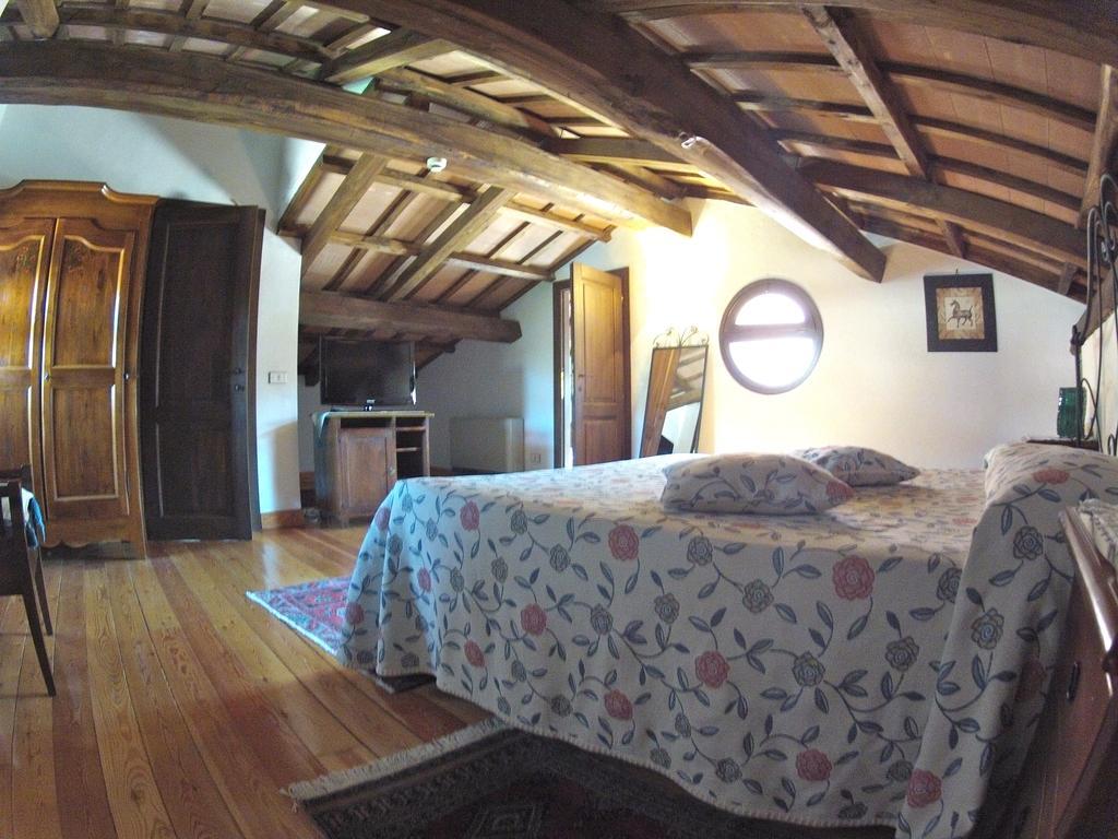 פורמלו Antica Pietrara B&B חדר תמונה